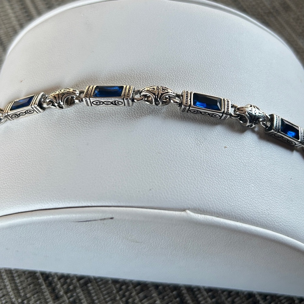 Elegant Silver and Blue unisex bracelet - Picture 2 of 4
